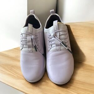 -Clove  LAVANDER WOMEN NURSE SHOES SIZE  11M sample sneaker/shoes